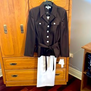 Sag Harbor women’s suit; new with tags size 14P